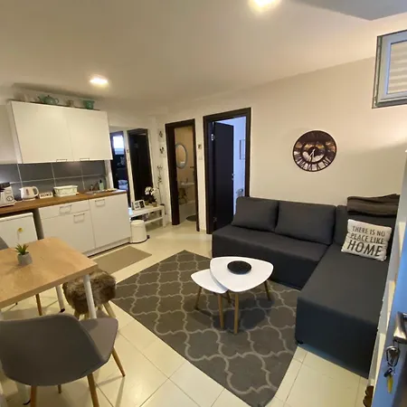 Apartman N6 *